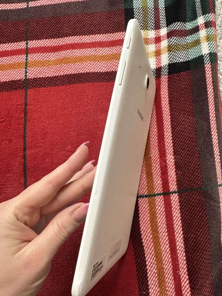Продам планшет Samsung SM-T560