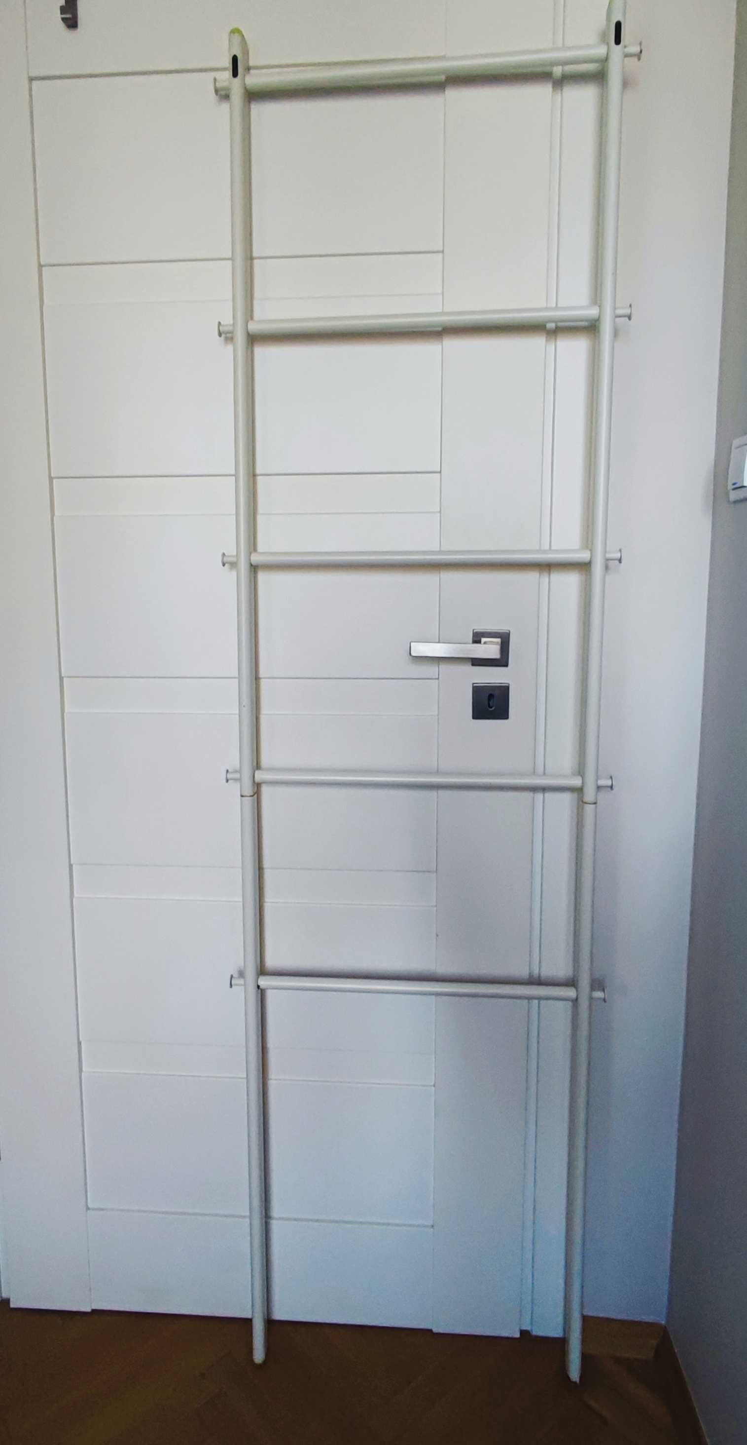 Drabinka metalowa z IKEA wolnostojąca, biała, rozkładana na części