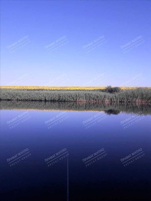 Будинок з виходом до ставка