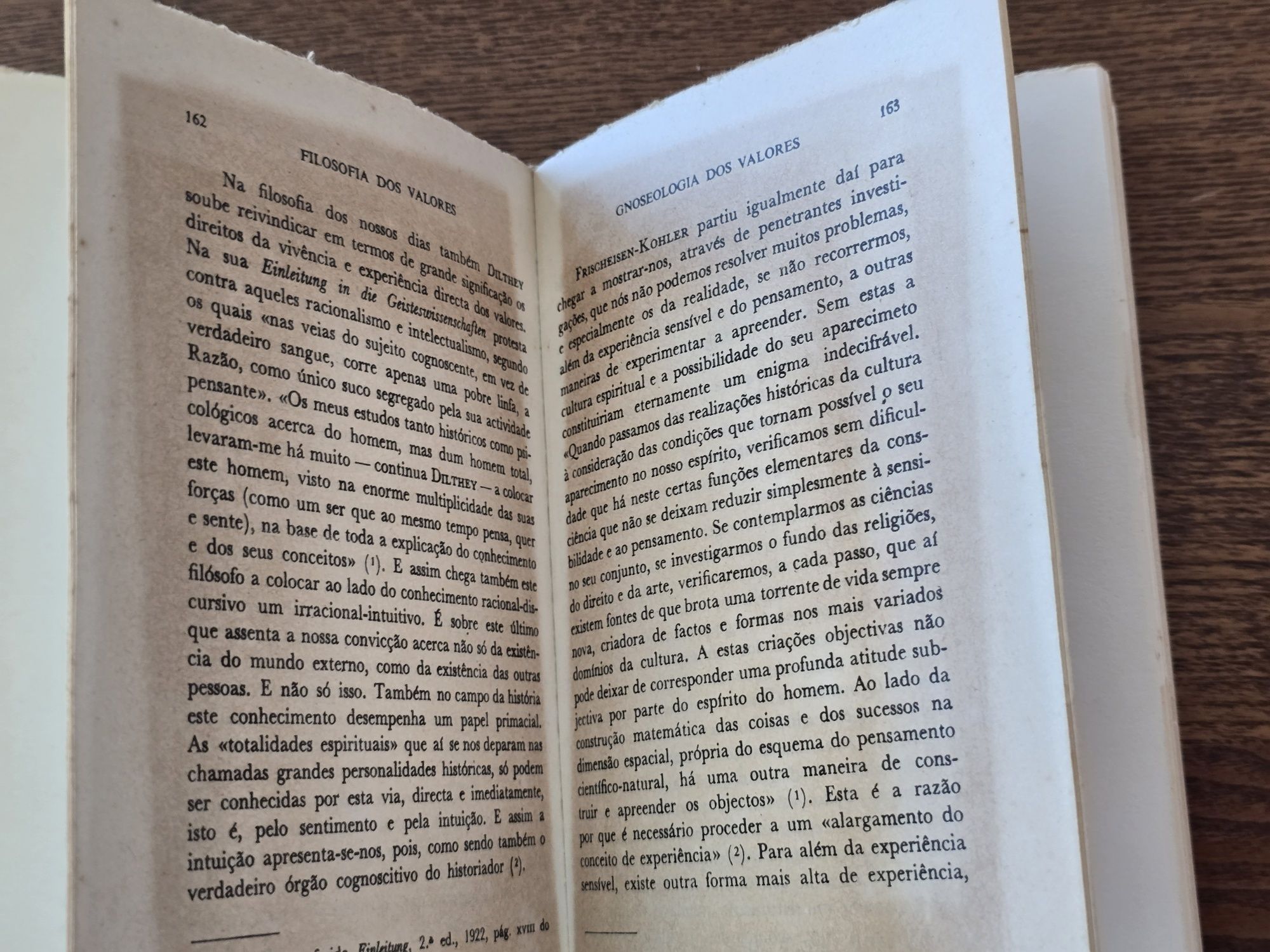 Livros jurídicos / Direito / 1 = 2,5€ / 10 = 20€
