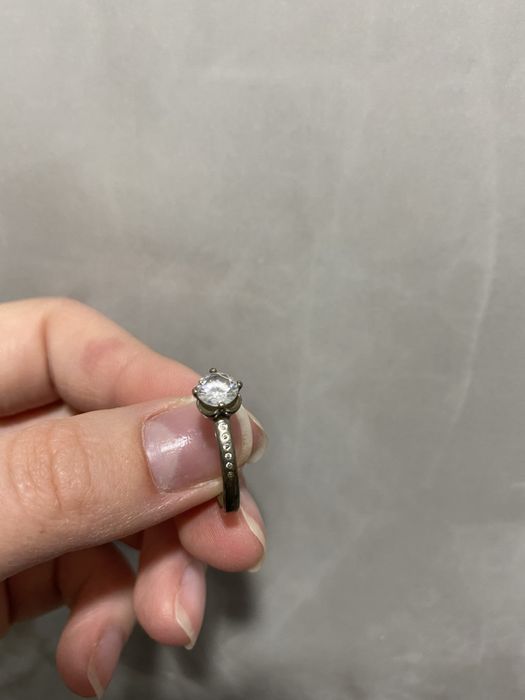 Срібна каблучка з прихованим сердечком