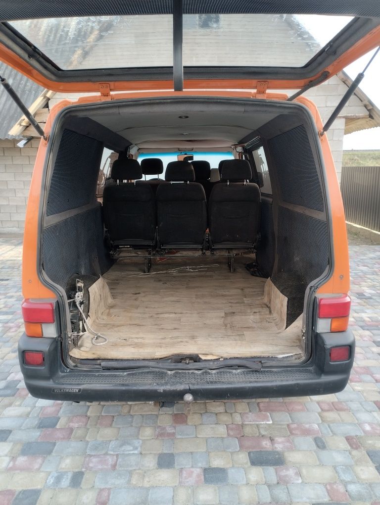 Продам Volkswagen Transporter T4 2,5 TDI