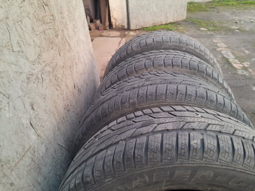 Продам резину 205/65 r15