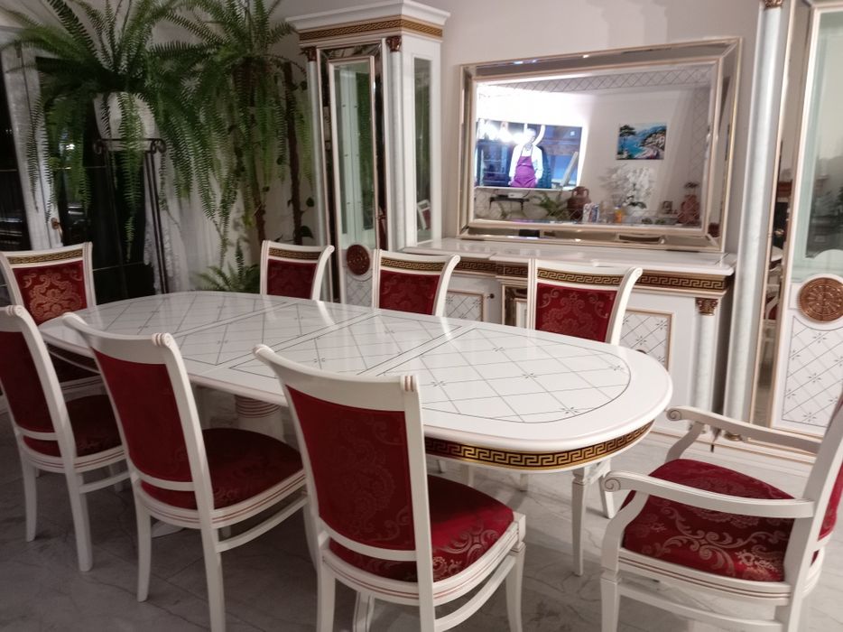 Stół rozkładany + 8 krzeseł Versace