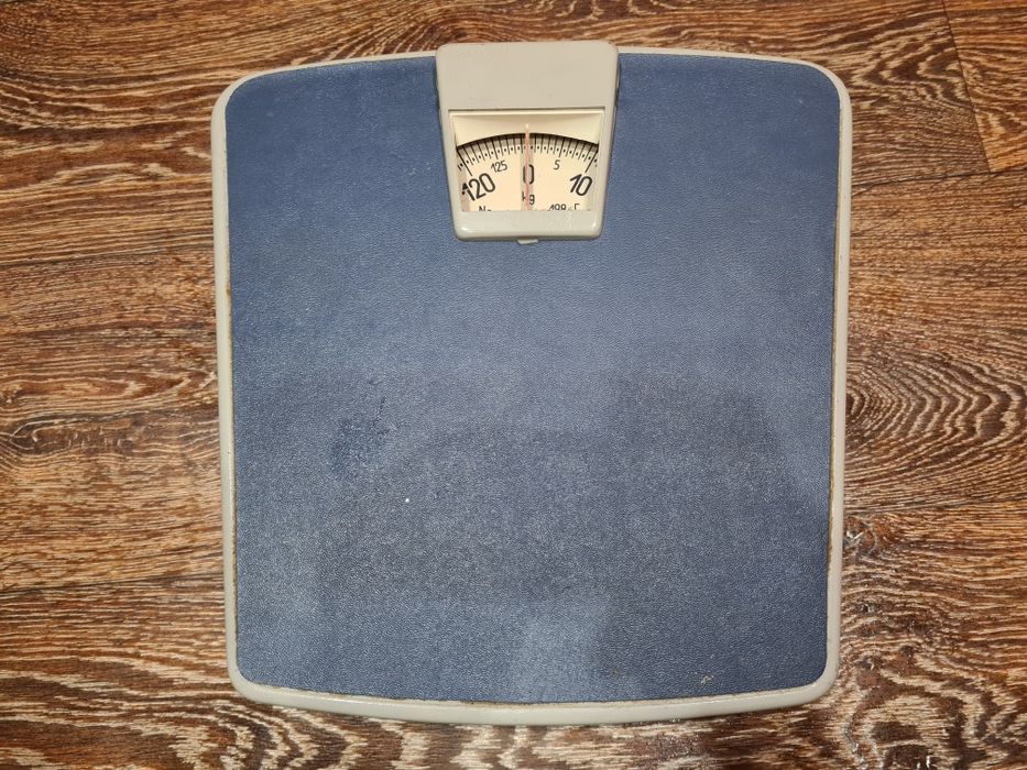 Напольные весы механика СССР 1989г. Металлические до 130кг.