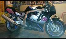 Quadro com documentos Suzuki GSXR 750 93