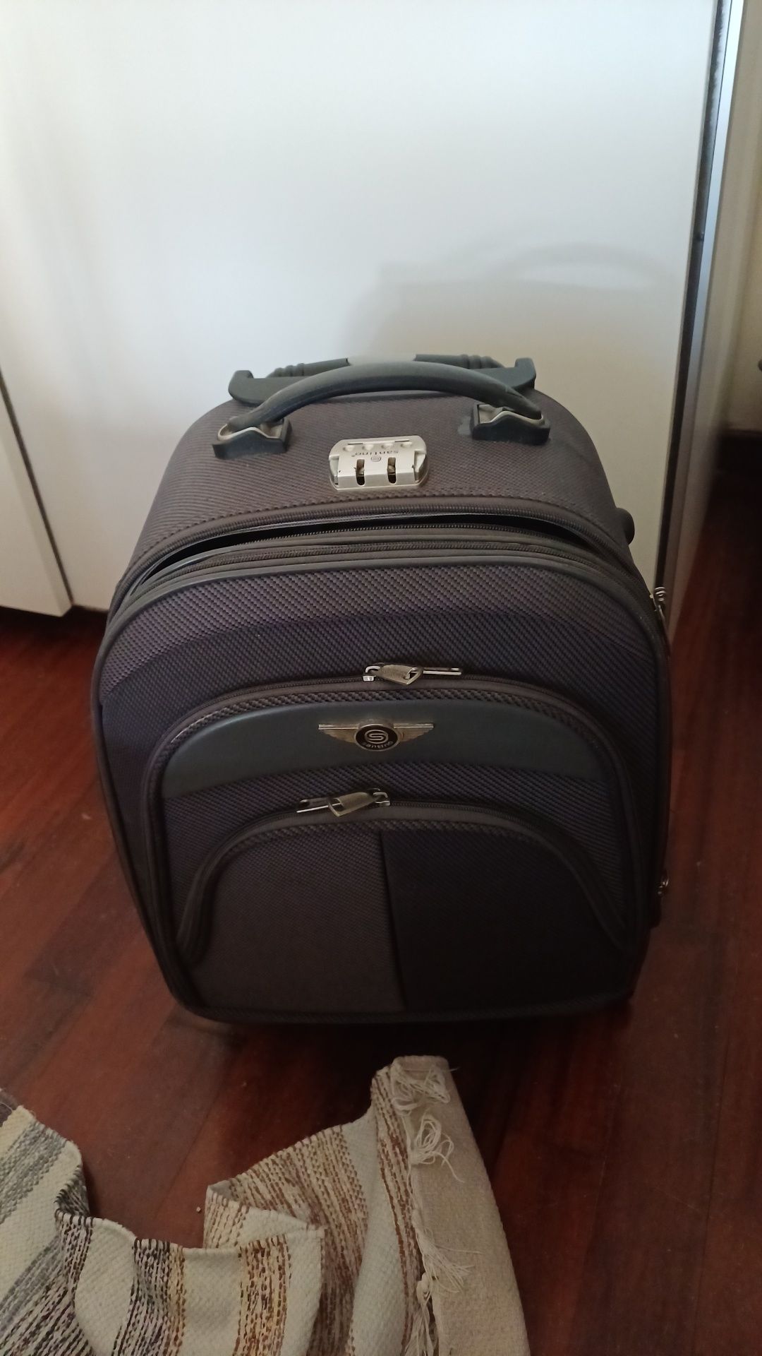 Mala de Cabina , 10 kilos , rodinhas 360 graus