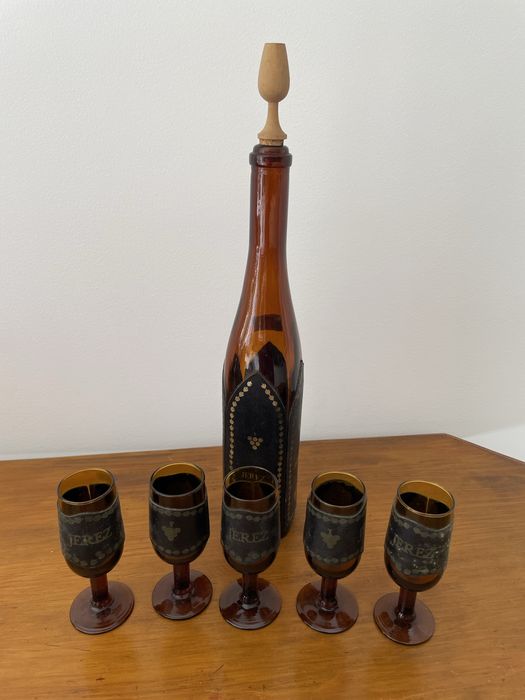 Conjunto de Garrafa e 5 copos para Jerez