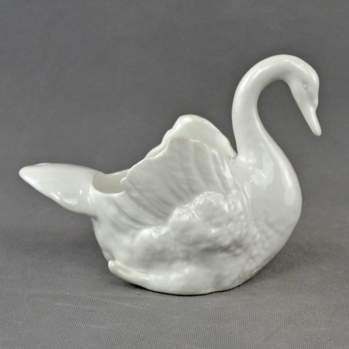 Floreira em forma de Cisne em Porcelana Vista Alegre