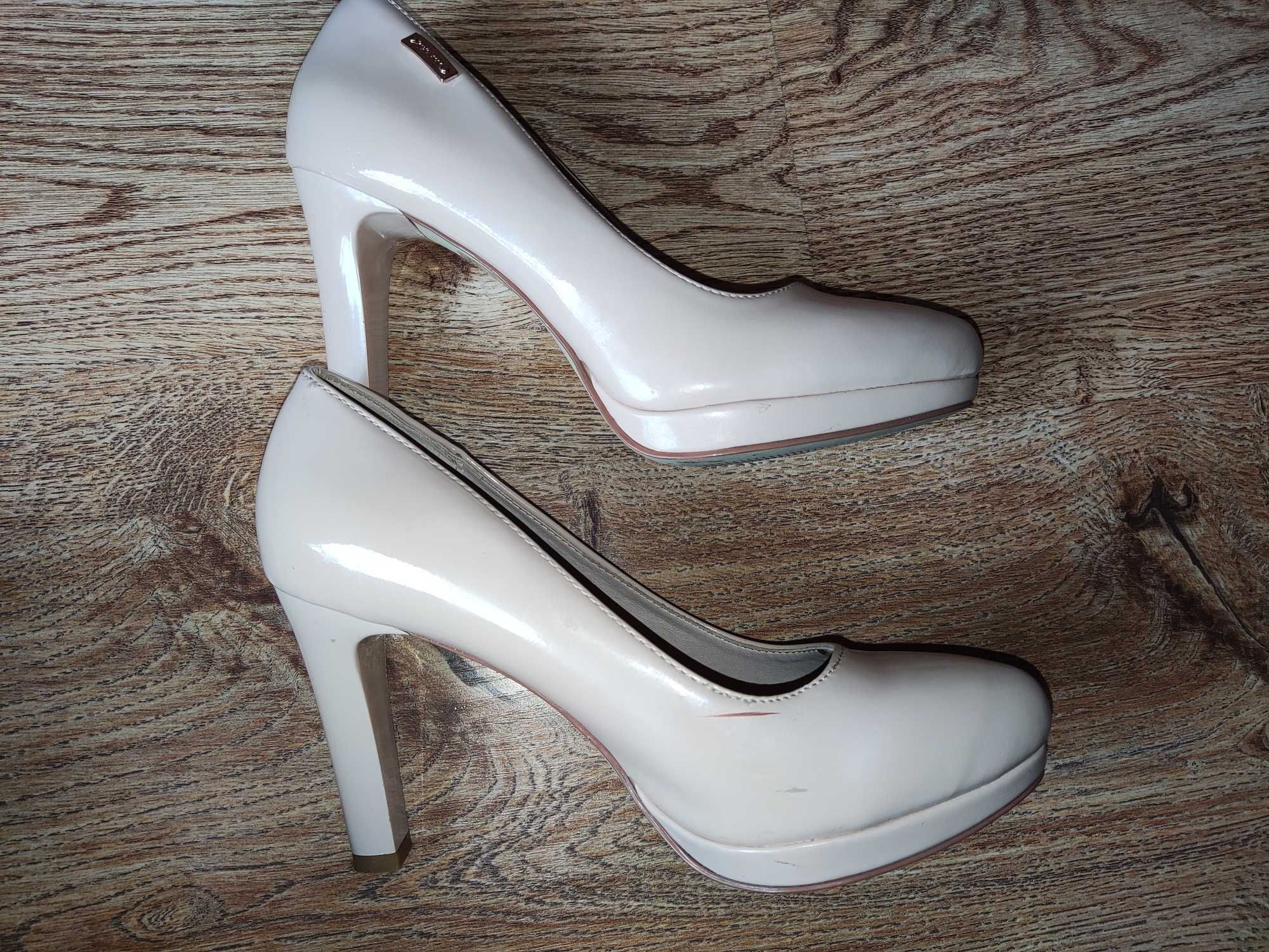 Cieliste buty na  wysokim słupku, r.37, Sergio Leone