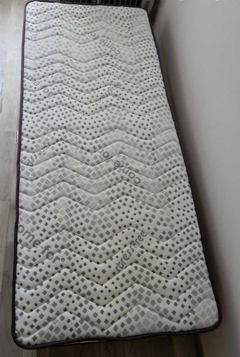 Продам б/в ліжко 80х200 (матрац, металевий каркас з ламелями)