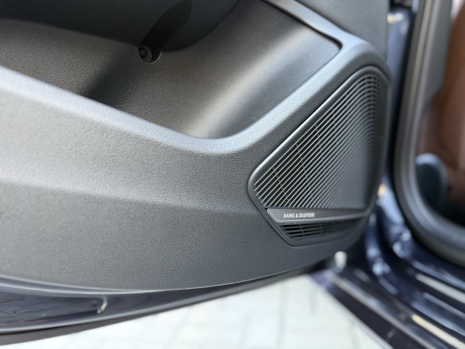 Продам гарну Ауді а4 б9 у комплектації преміум плюс