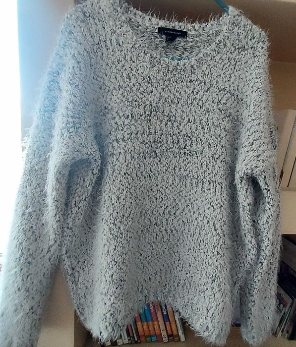 Damski sweter włochacz  44