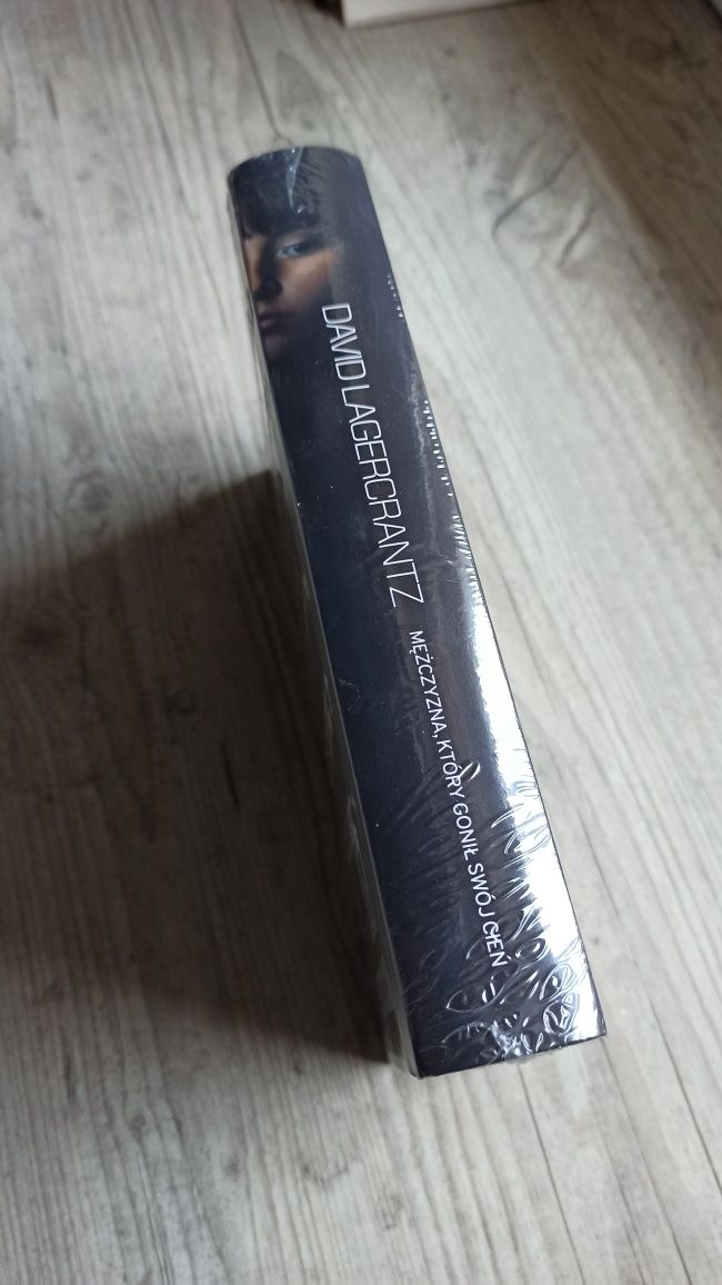 Nowa książka w folli okazja tanio. David Lagercrantz. Mężczyzna który