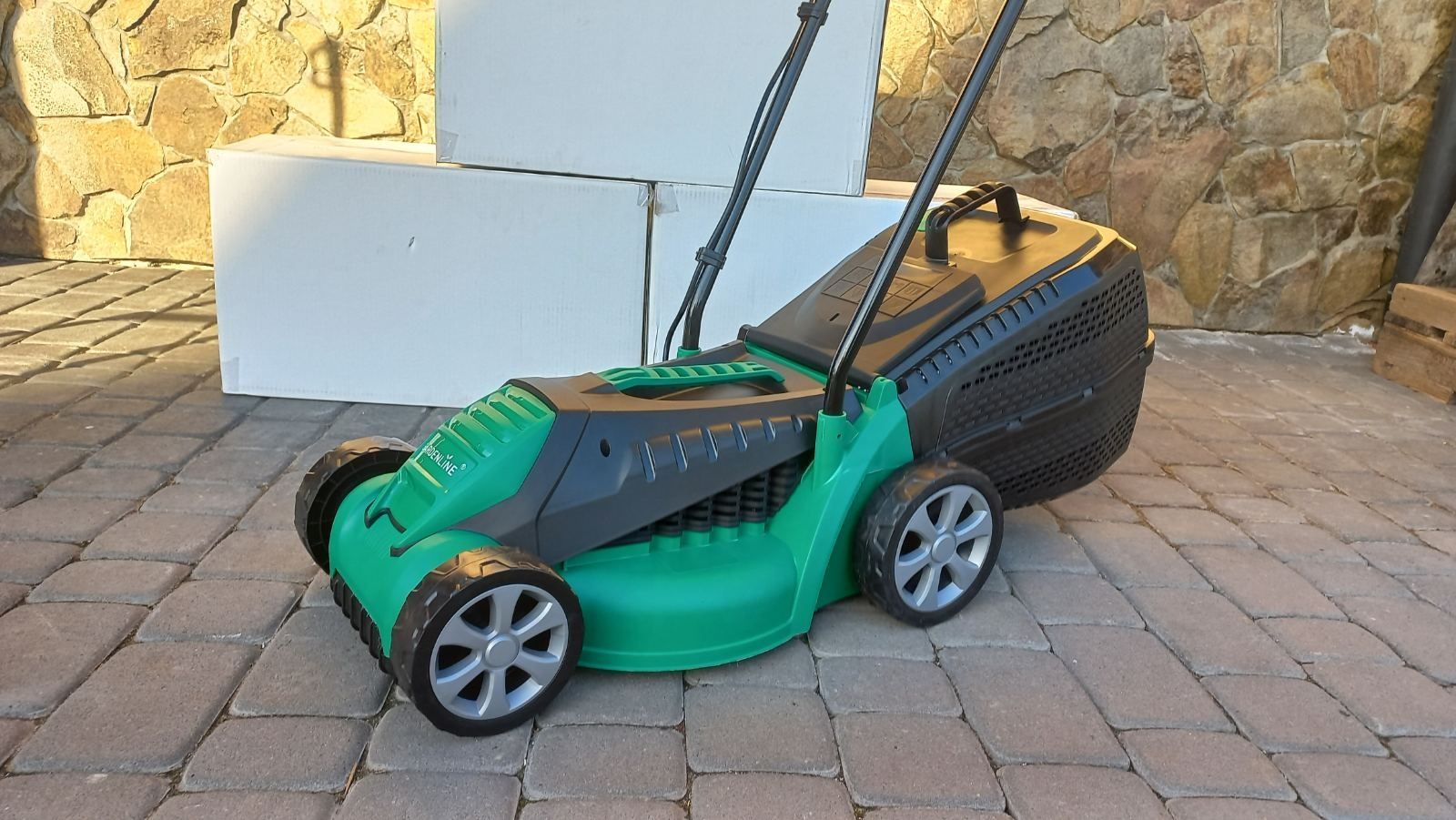 Електрична газонокосарка Gardenline 32см 1000ват