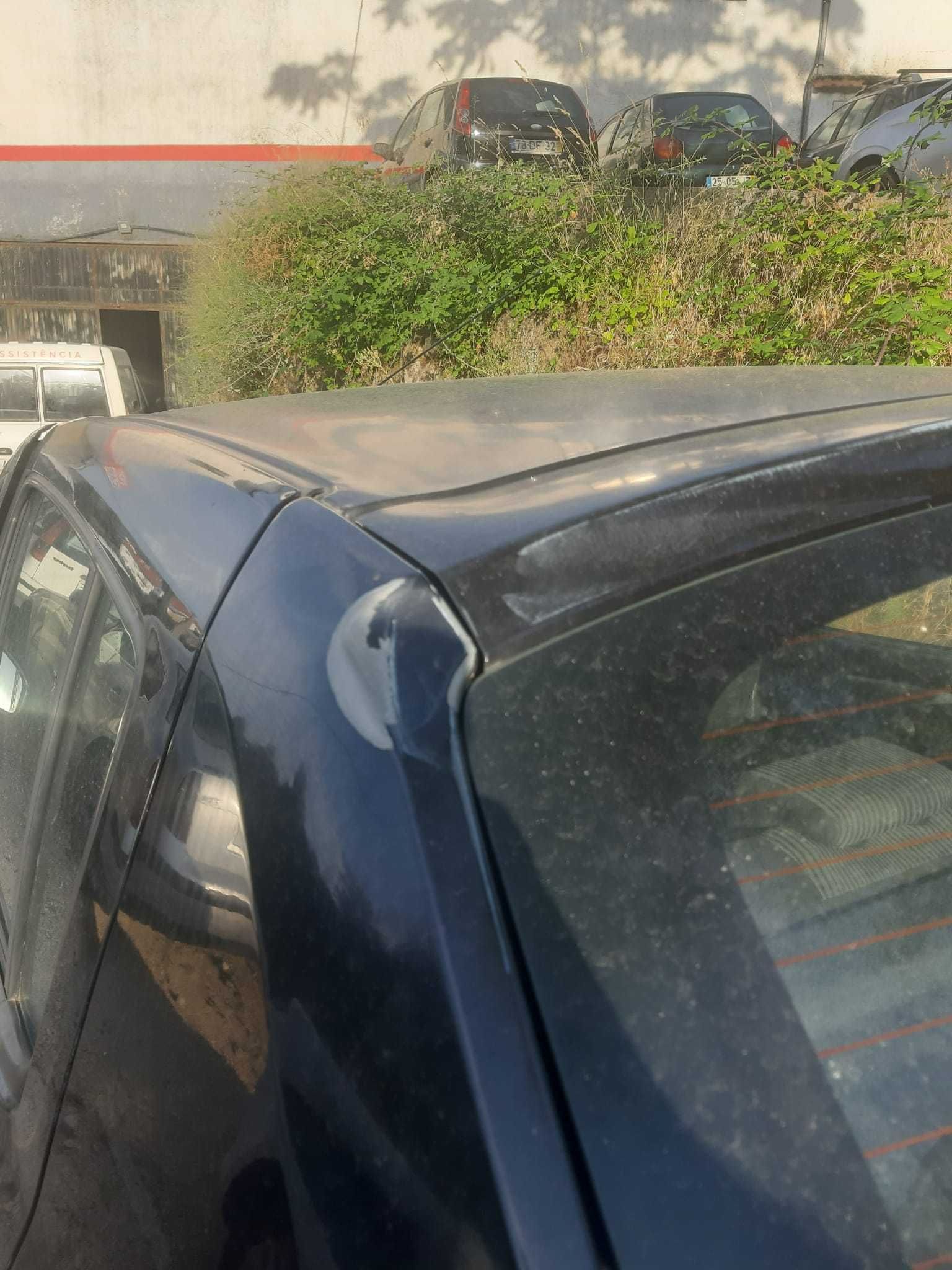 Vende-se Dacia Sandero acidentado