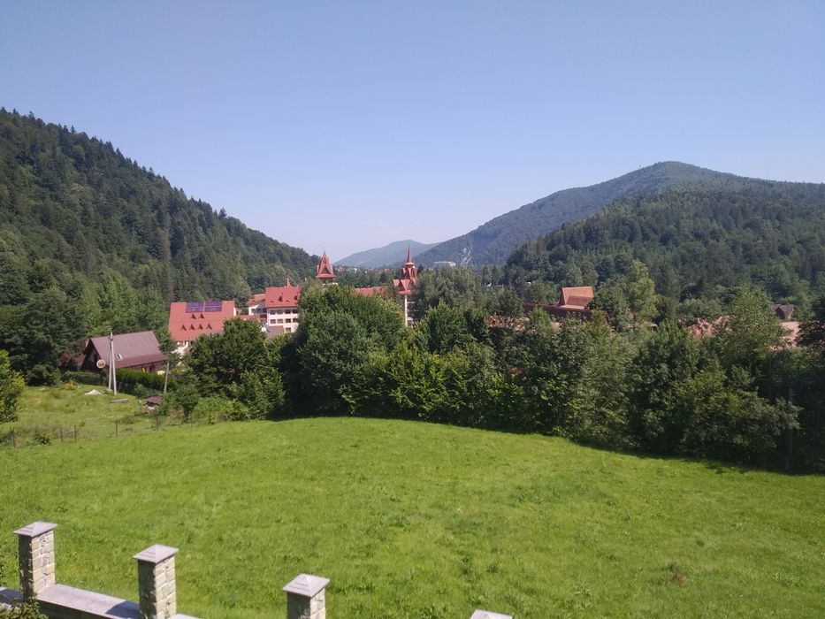 Яремче. Гостинний двір Під горою