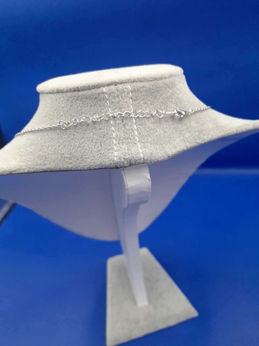 nowy  naszyjniczek z błękitnymi cyrkoniami