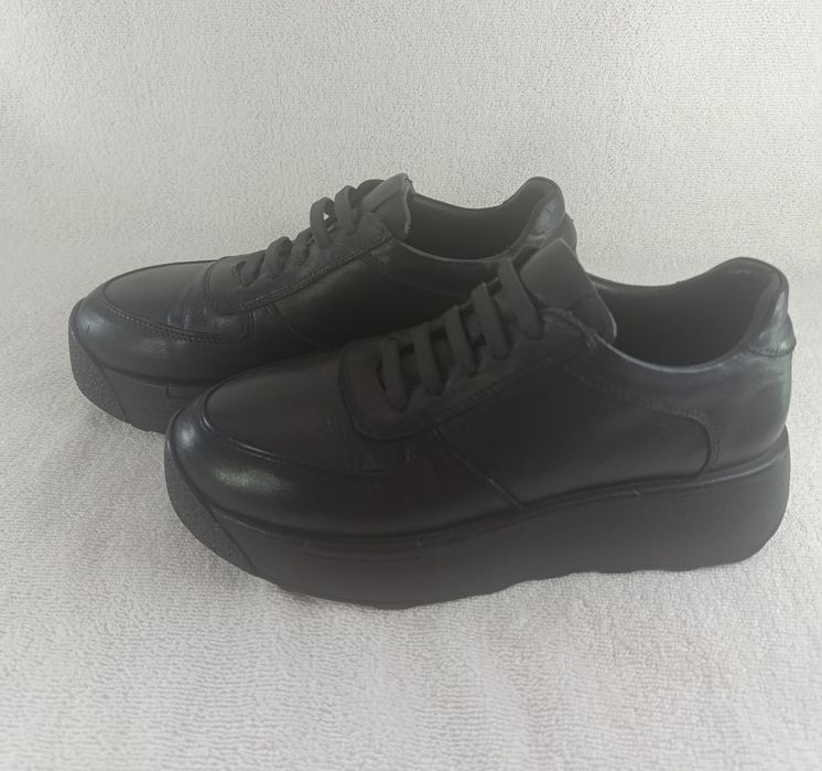 Кросівки жіночі attizzare