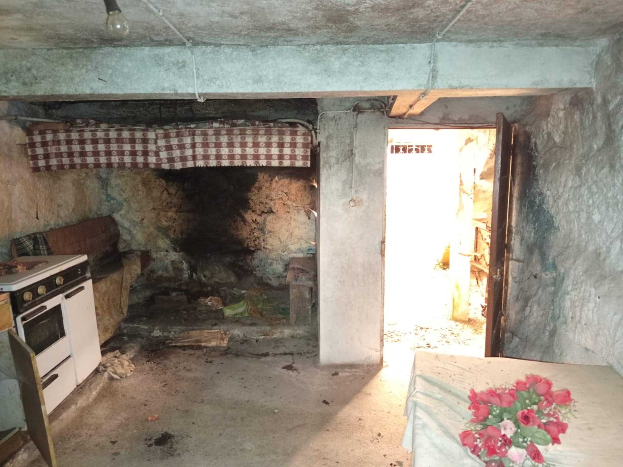 VENDO CASA PARA RESTAURO