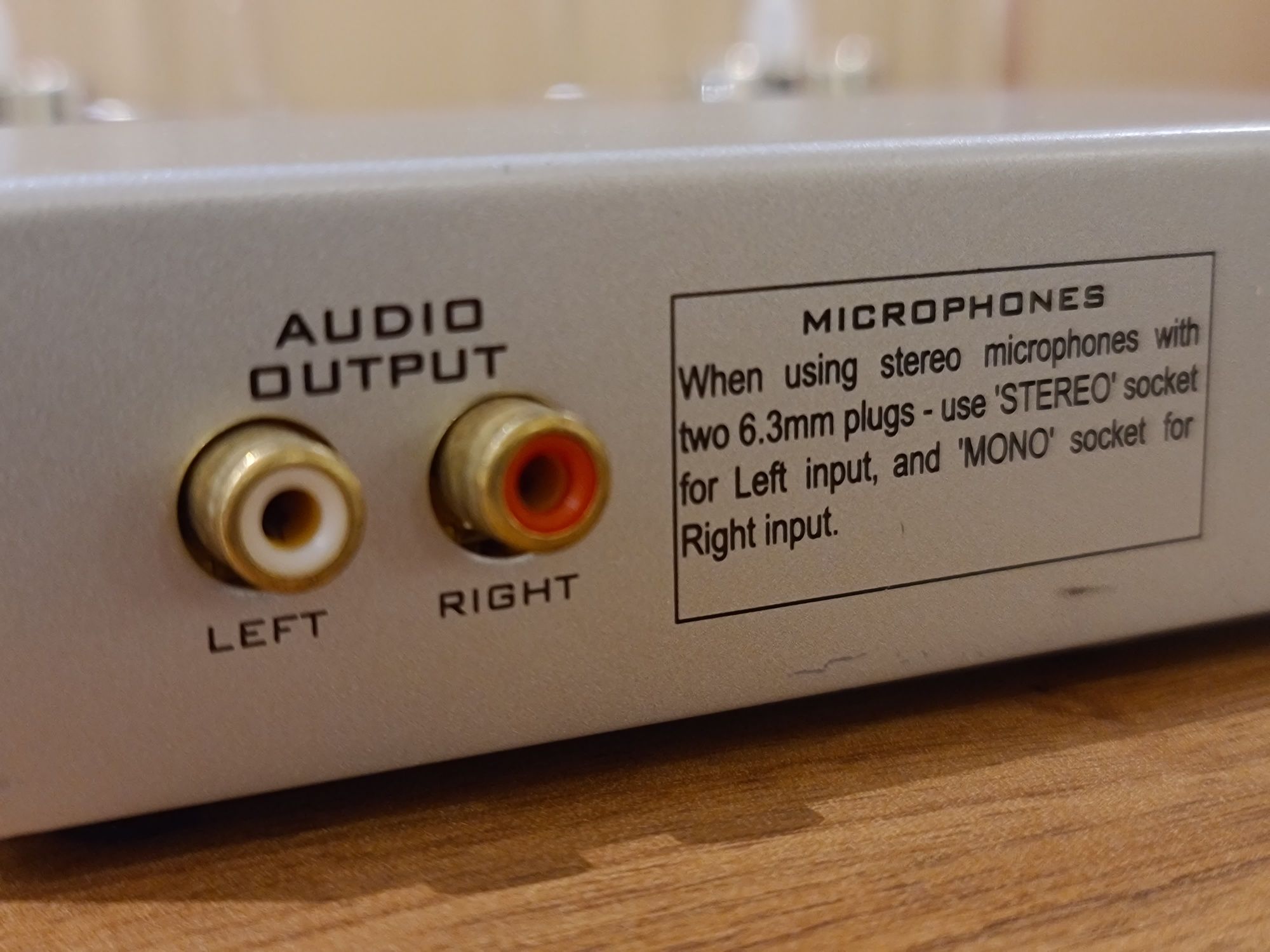 Pré amplificador de Phono / Microfone