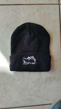 Gorros para a pesca motivos bordados preto e rosa