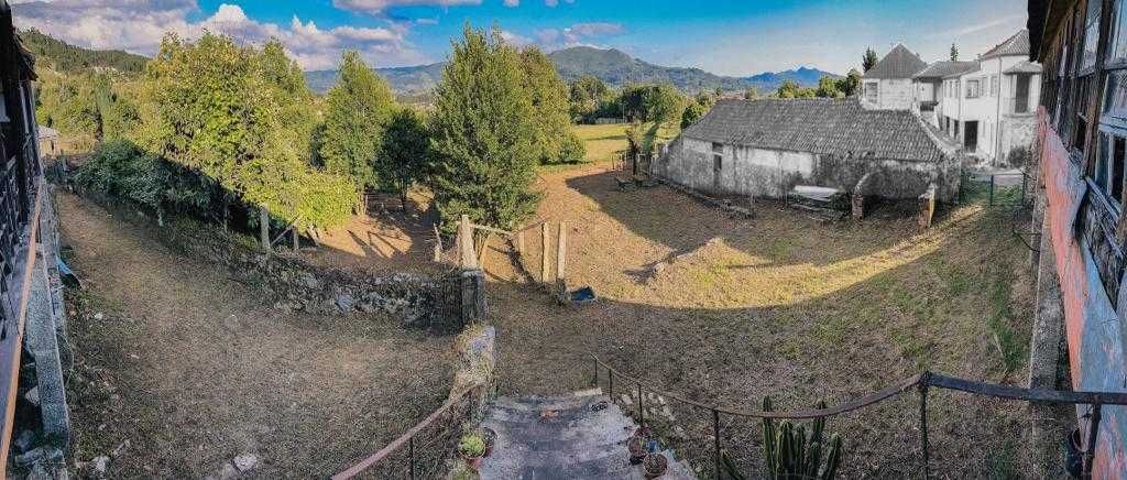 Quintinha com moradia V4 para restauro em Ponte de Lima