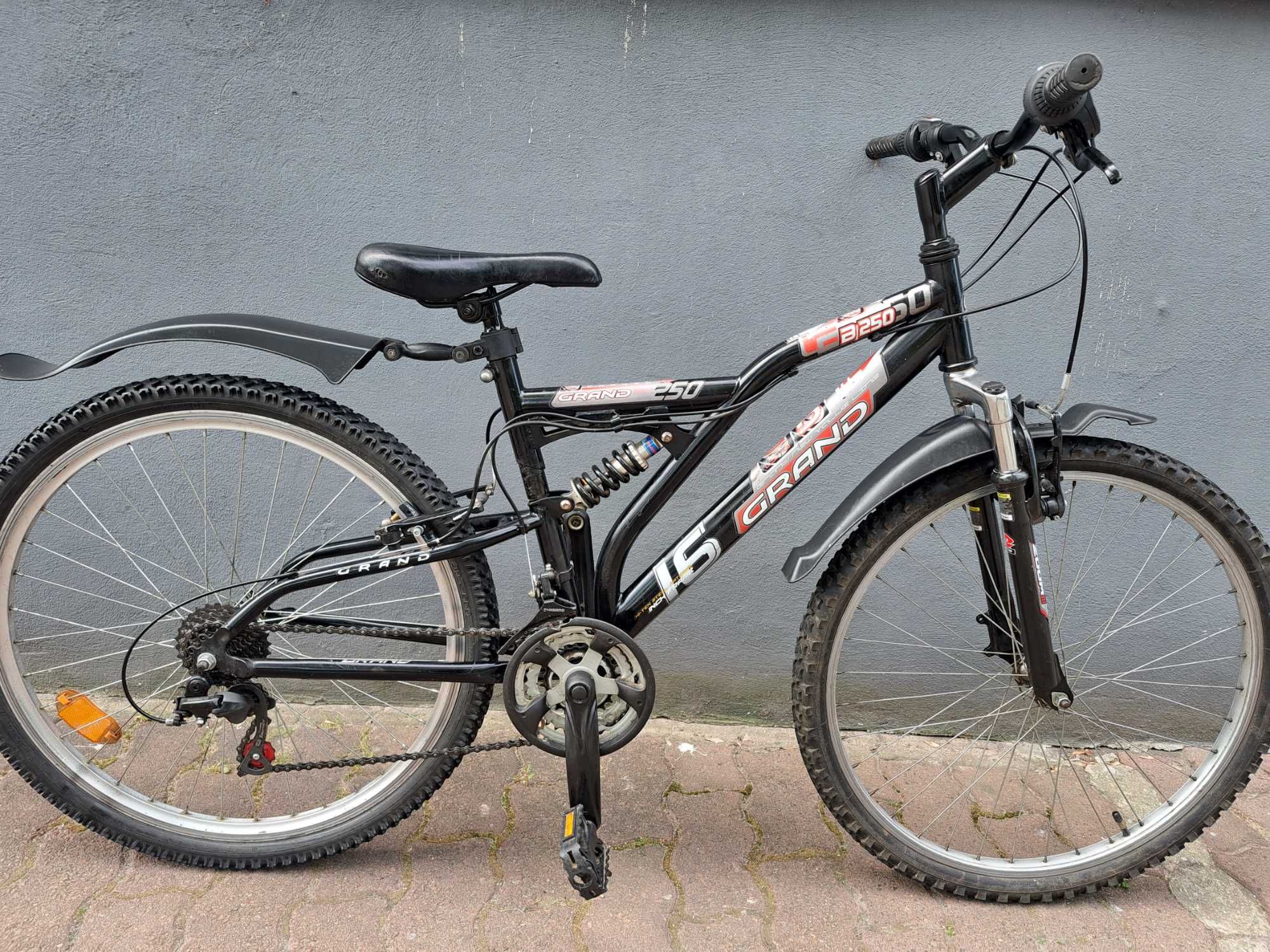 rower MTB KROSS GRAND 250 koła 26" rama 16"
