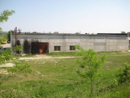 Продаж комерційного комплексу з СТО у Каневі: понад 1600 м²
