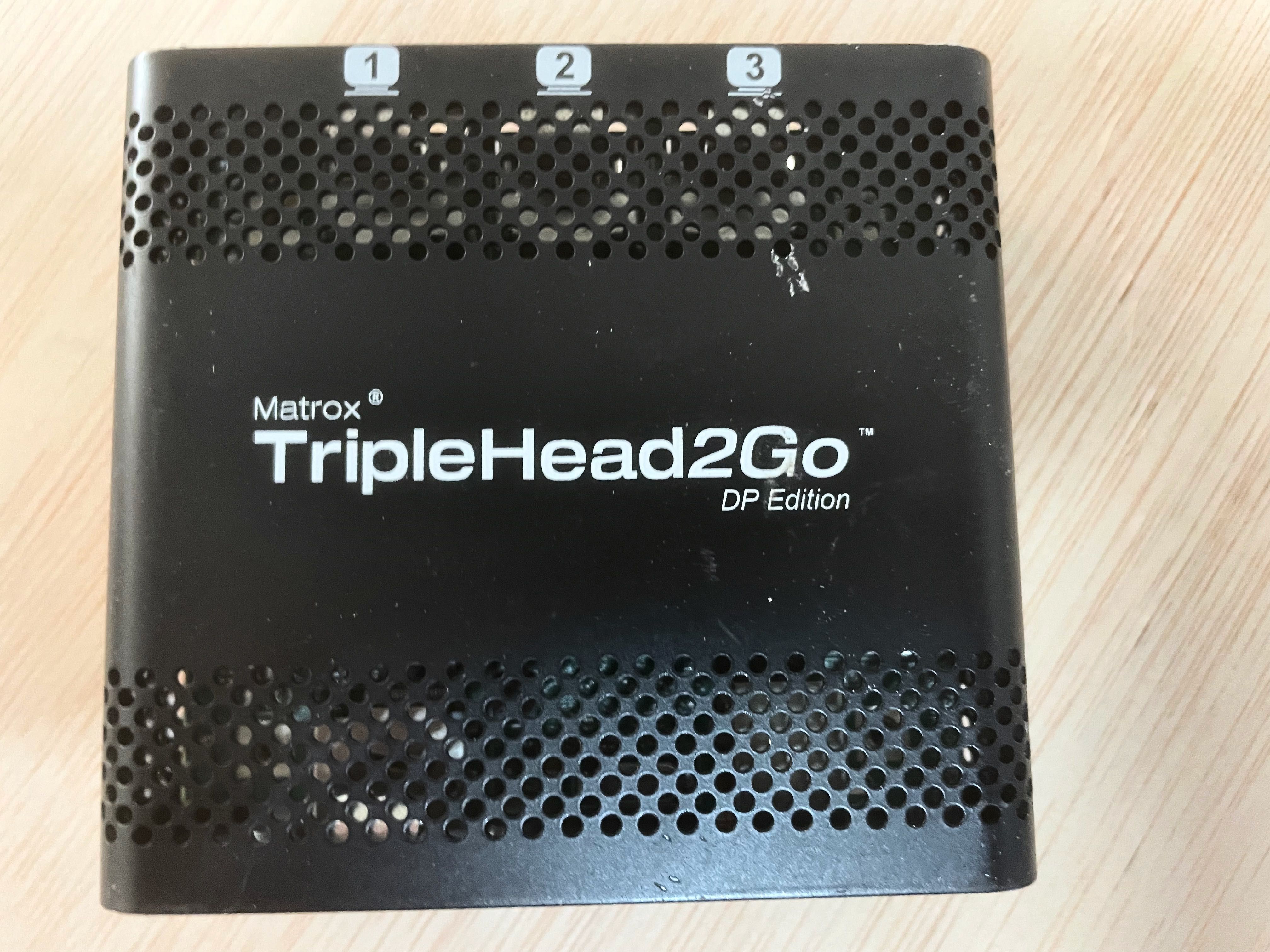 Matrox TripleHead2Go DP Edition + 3 adaptadores displayport para HDMI