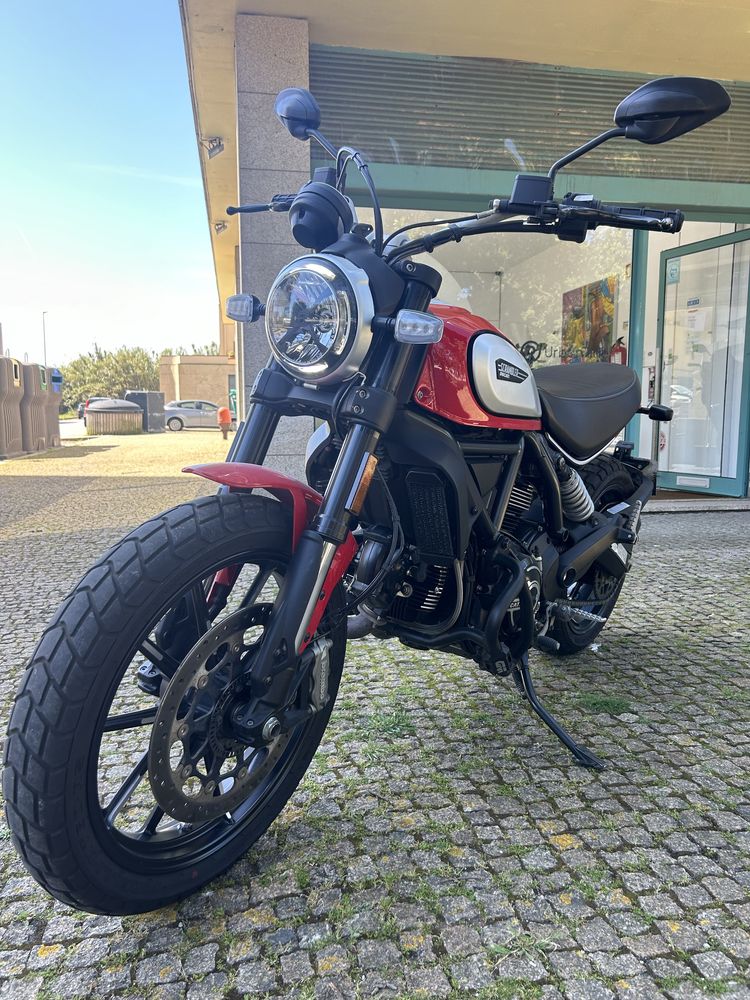 Ducati Scrambler 800 Icon Red 2021