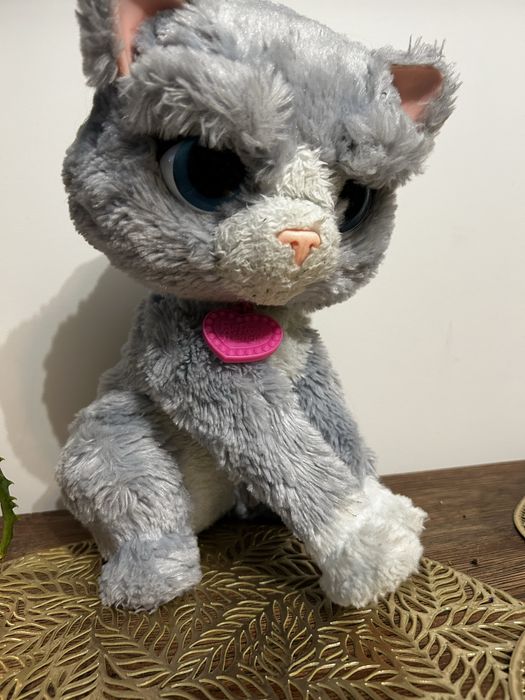 interaktywny kotek Bootsie z serii FurReal Friends firmy Hasbro