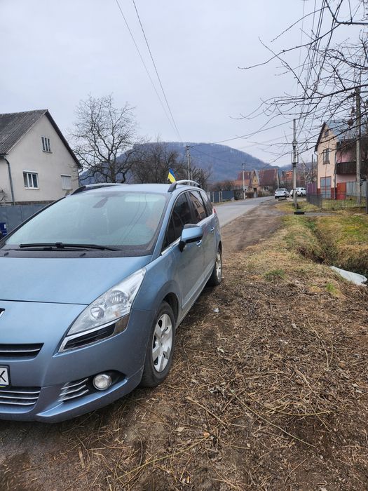 Продам Пежо 5008