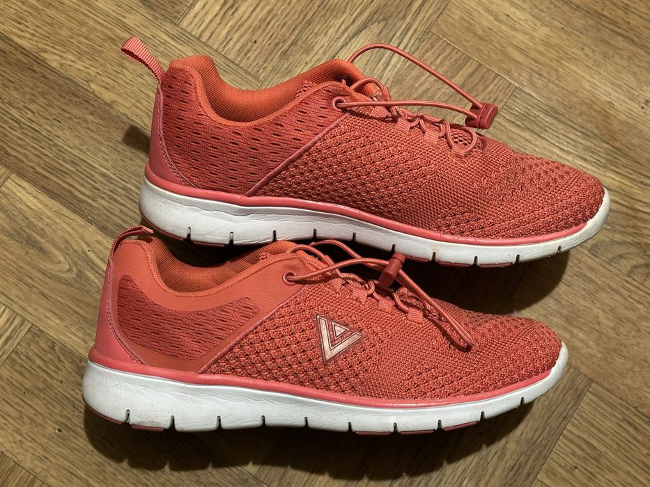 Кросівки для дівчини фірми Venice