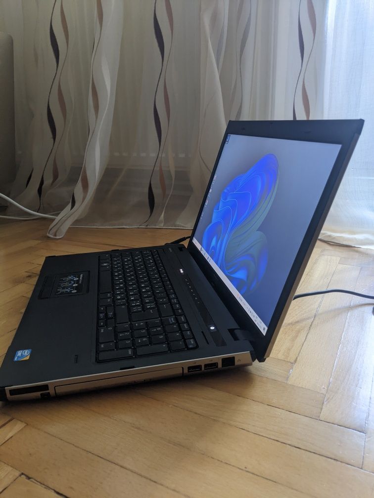 dell vostro 3700 17.3 дюйми екран, i5 процесор, 128ssd, nvidia