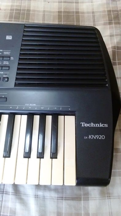 Teclado Technics SK-KN930