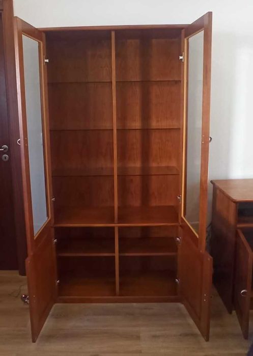 Mesa de Centro com tampo em mármore