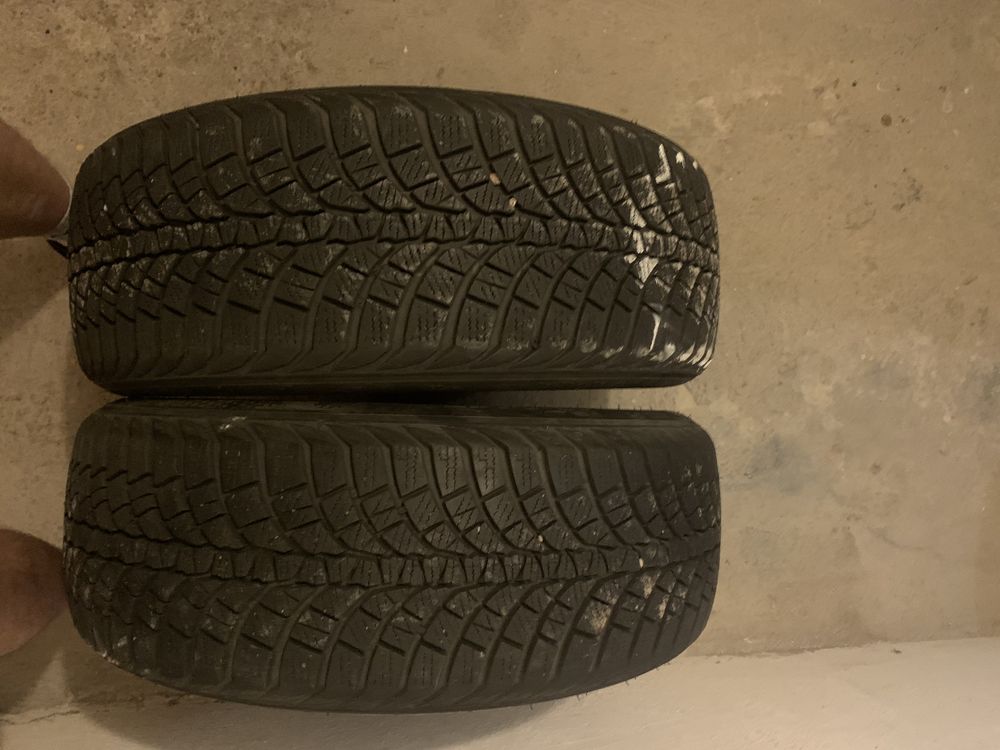 Komplet opon zimowych 215/55/17 98V