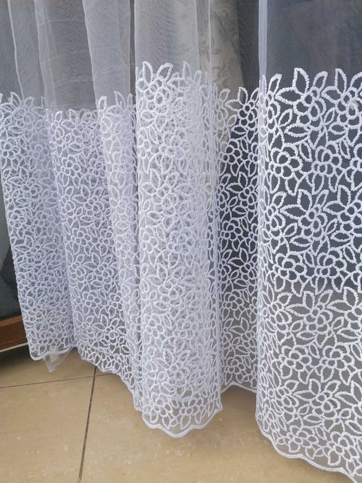 firanki z metra GŁADKA+3-rzędy haftu KWIATUSZEK wys 280 cm BIAŁA,turec