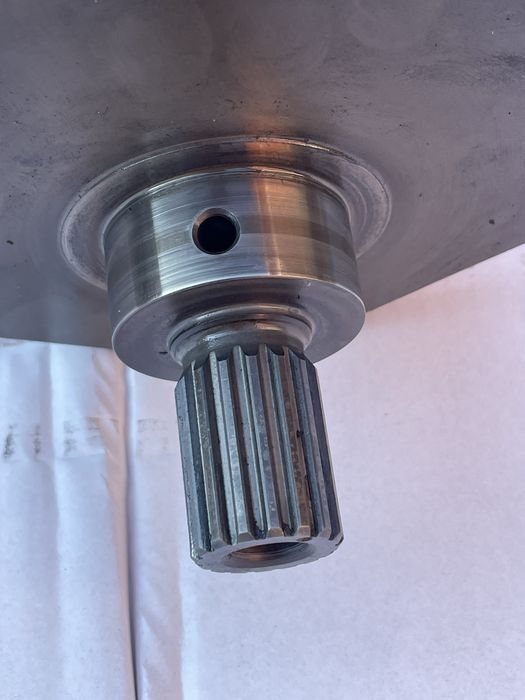 Suzuki VL800 Volusia Intruder wał korbowy