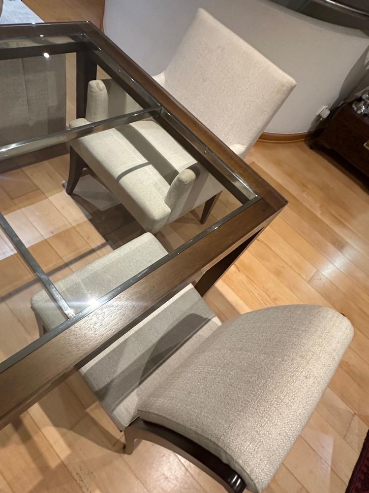 Mesa de jantar + 6 cadeiras (os cadeiroes não estão para venda)