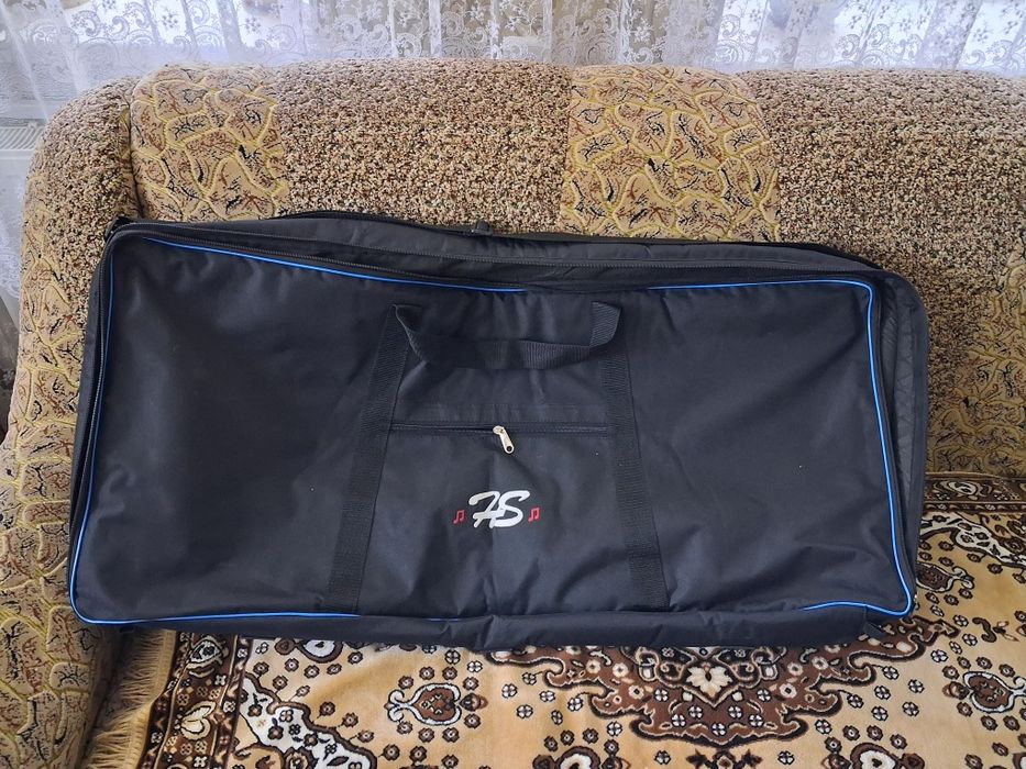 Стійка/тримач під синтезатор. Сумка/чохол для синтезатора.