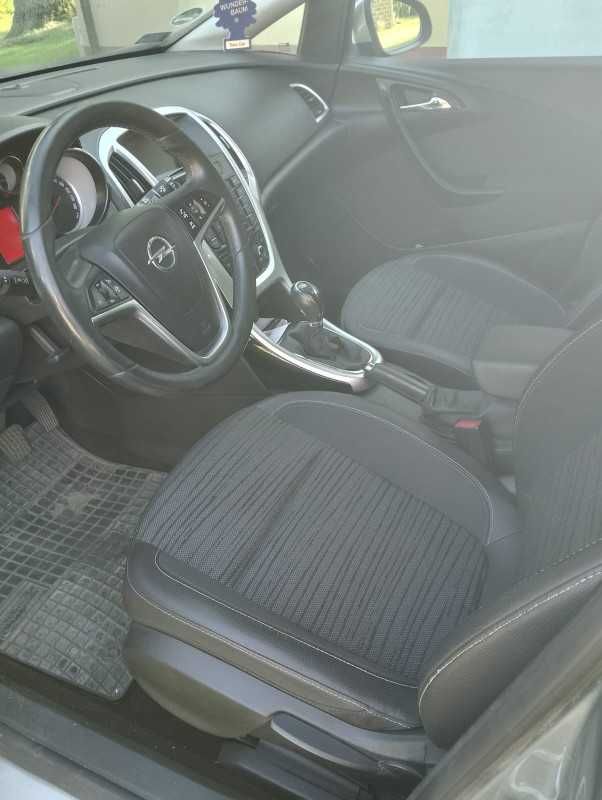 Sprzedam Opel Astra J
