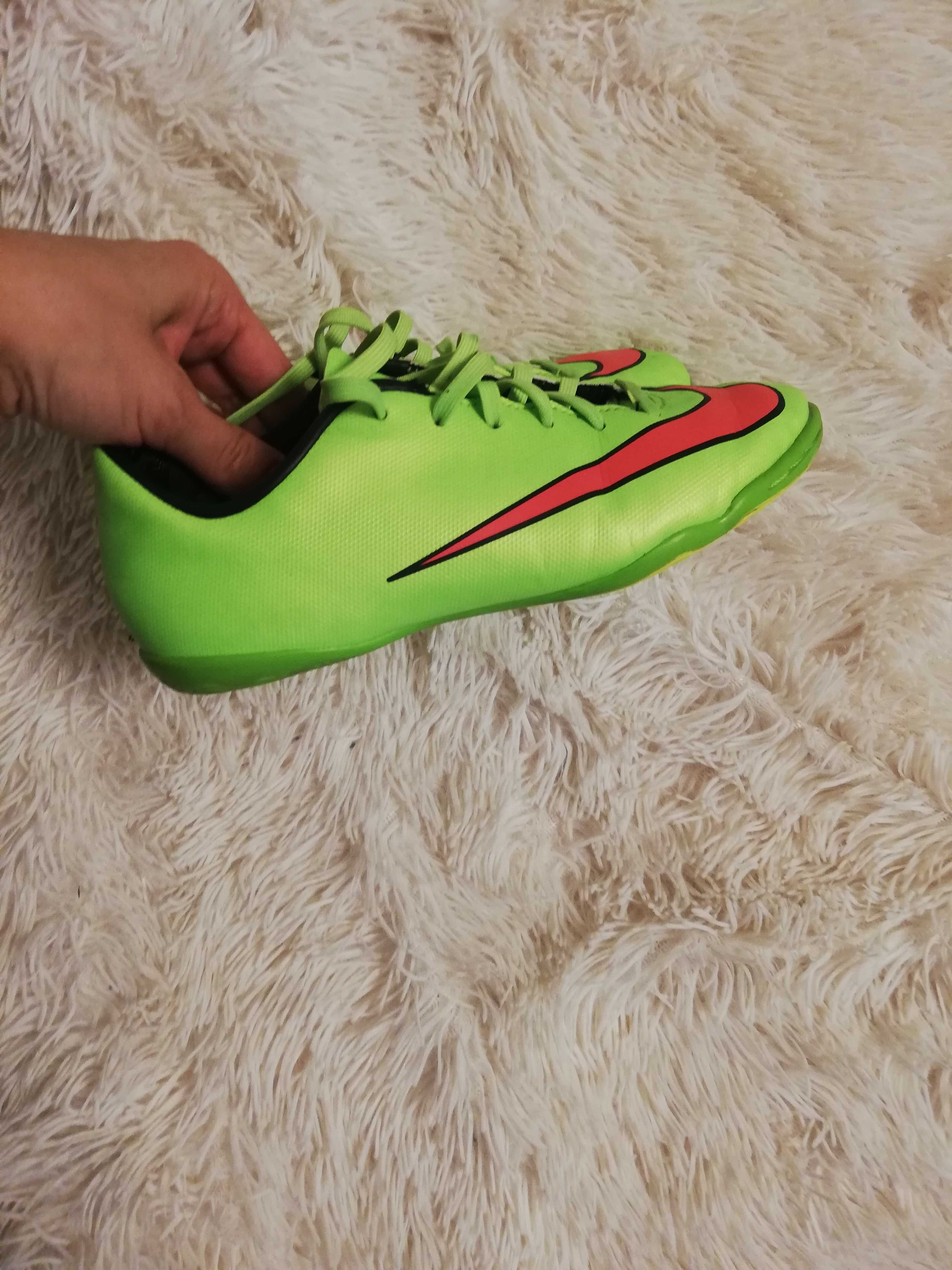 Nike Mercurial 34 halówki Nike 34 Mercurial neon