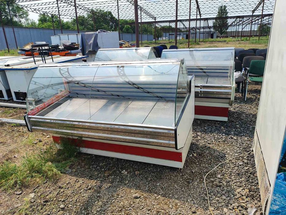 Холодильный стол из нержавейки. Витрины. Лари