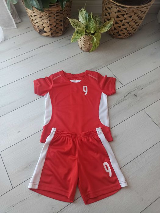 Strój piłkarski rozmiar 98/104 9 Lewandowski