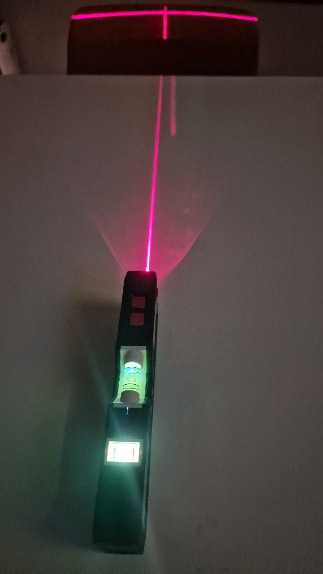 Nível de água com indicador de laser NOVO