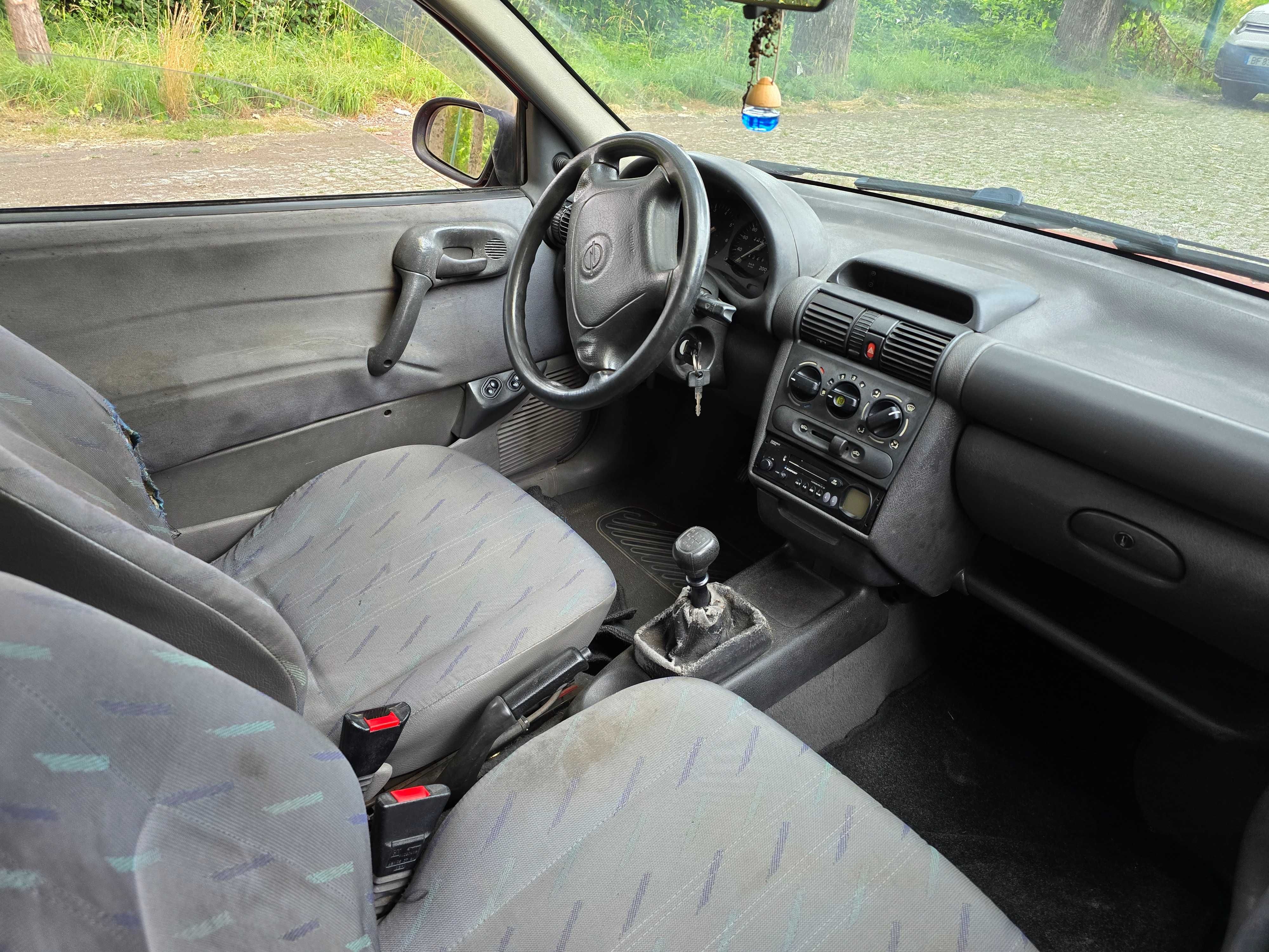 Corsa B 1.2 Gasolina (3p, 5 lugares) LEIA 1°