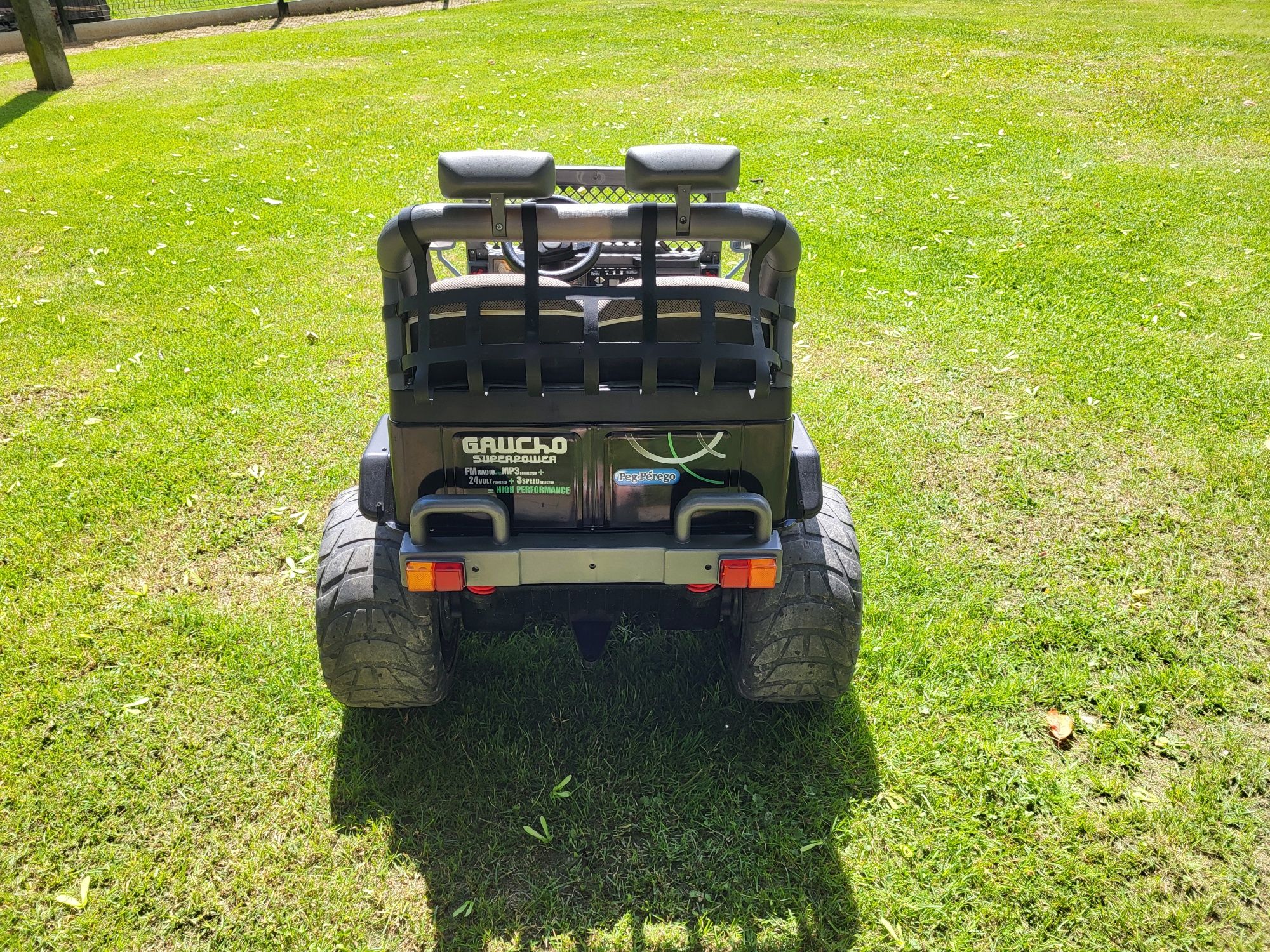 Sprzedam autko Peg Perego Gaucho