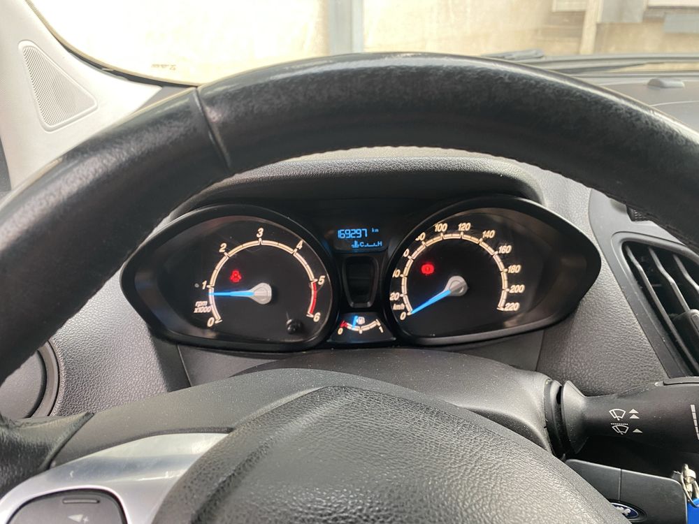 Ford courier fibrada